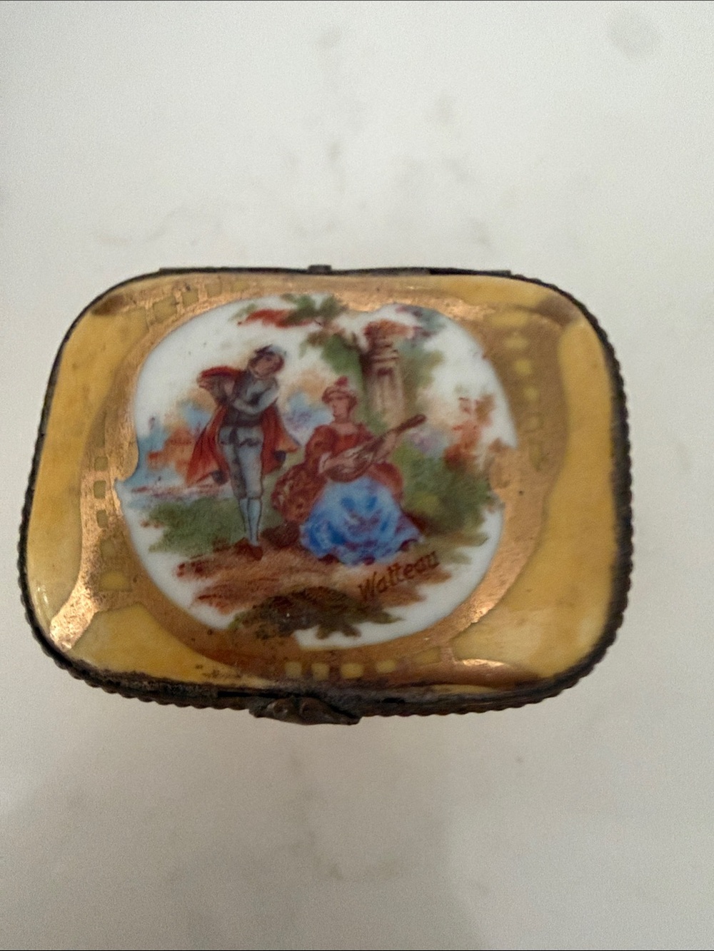limoges Victorian-Style Porcelain Trinket Box in Yellow and Gold